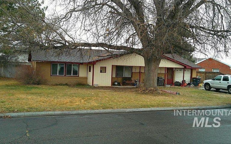 1205 Lawndale Dr photo 3