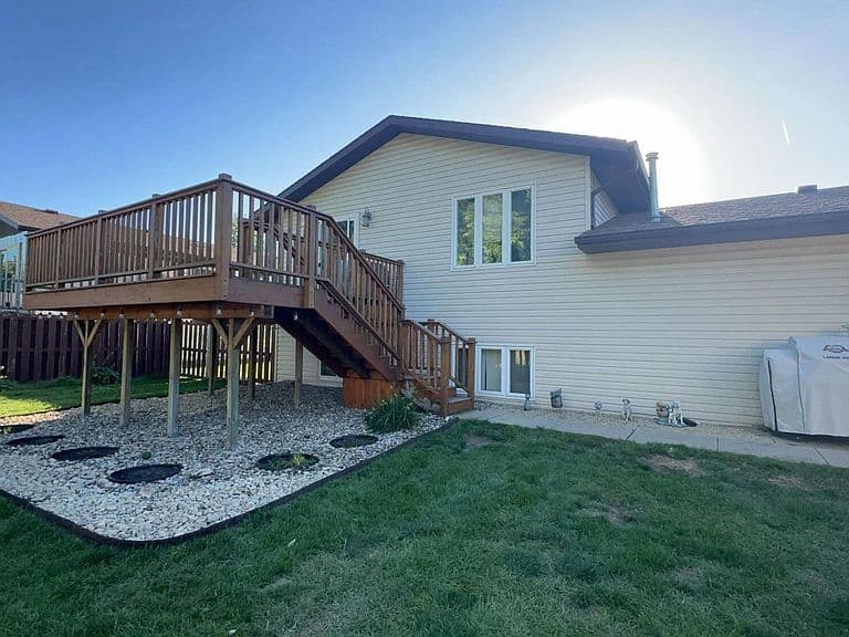 1710 6th Ave NE photo 2