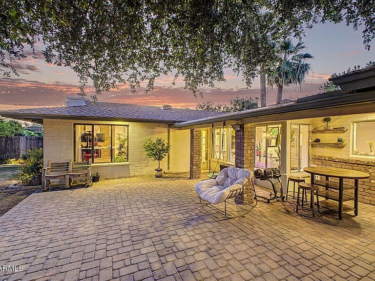 309 W FLYNN Lane photo 5