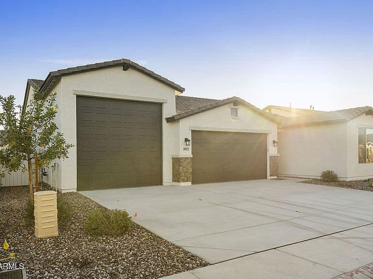 4933 W CAPISTRANO Avenue photo 3