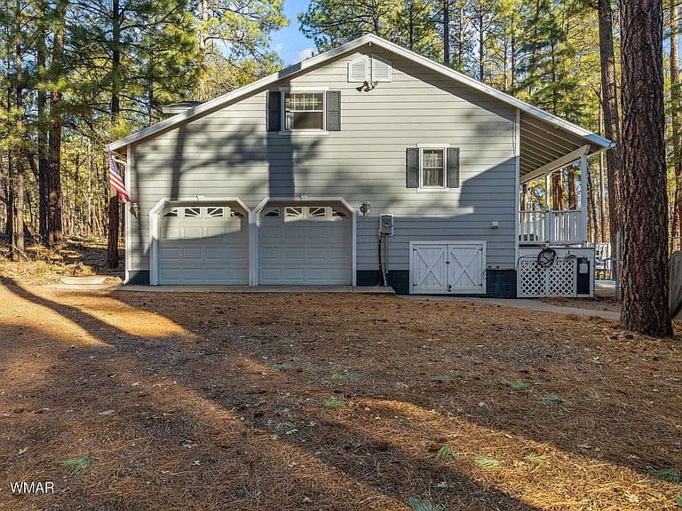 625 E Woodland Lake Rd photo 1
