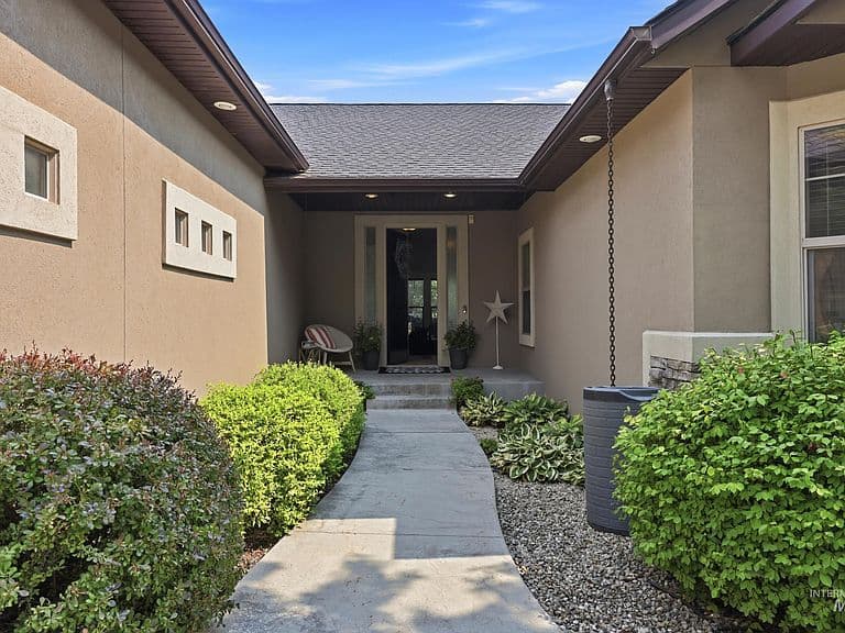 236 E Shafer View Dr photo 4