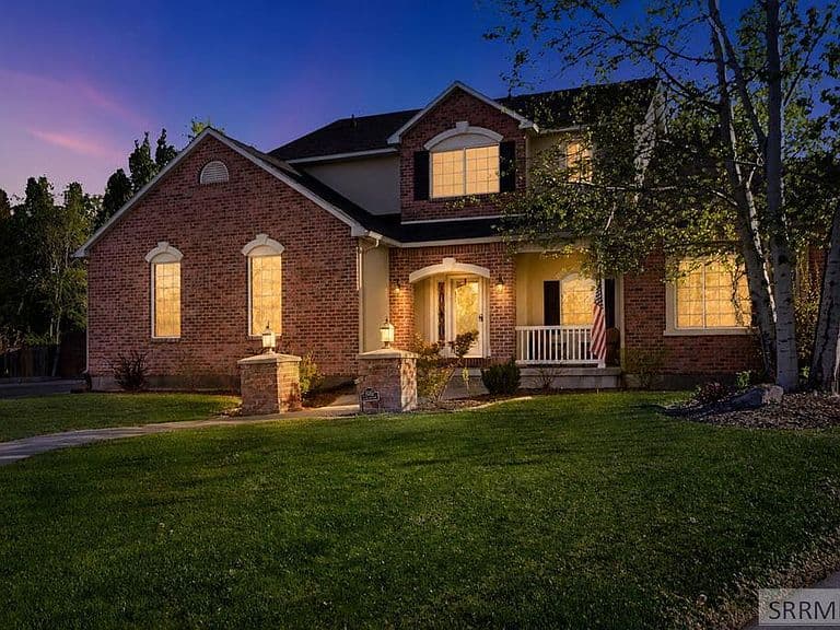 3560 Charleston Cir photo 1