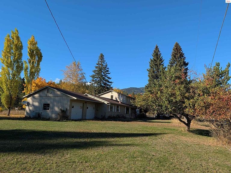 242 Pinecrest Rd photo 3