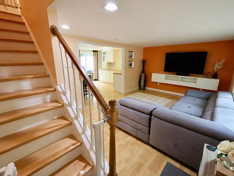 19A Deerwood Drive #A photo 3