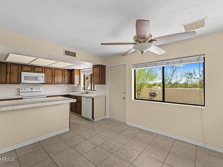 50921 W WILLIAM Road photo 2