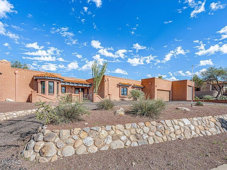 4202 N Circulo Manzanillo photo 1
