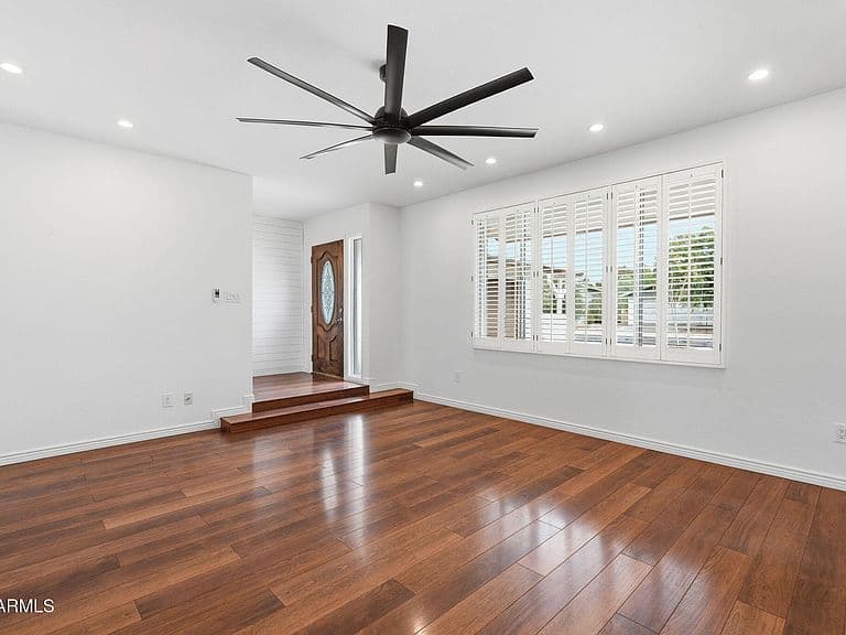 8355 E STELLA Lane photo 4