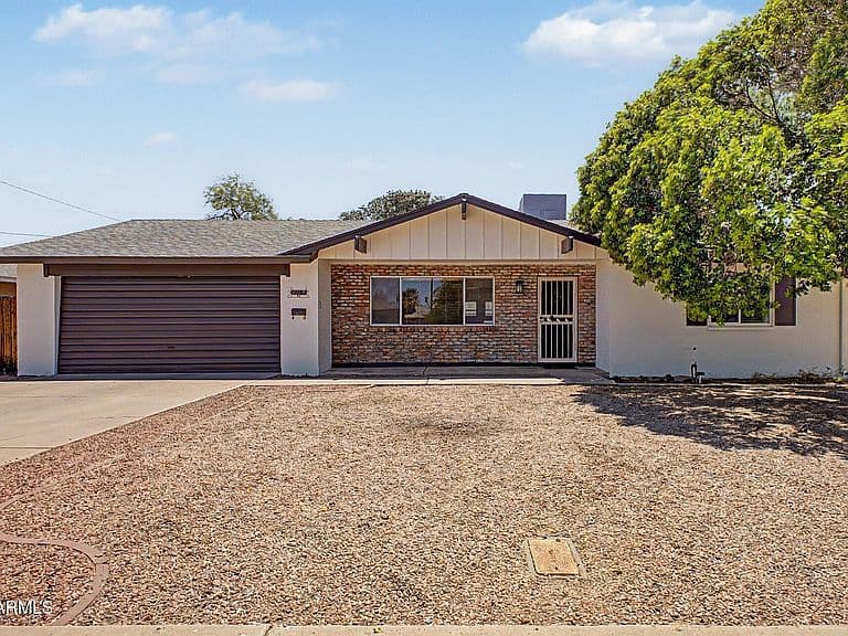 4119 W GOLDEN Lane photo 1