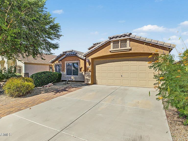 1340 E DEBBIE Drive photo 2