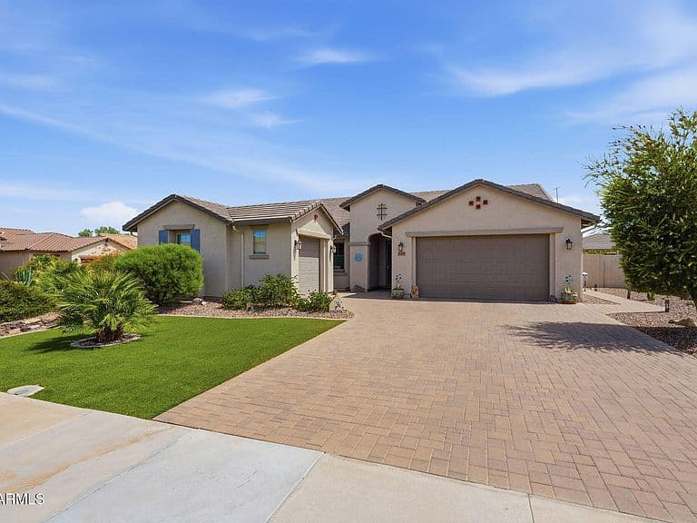 5301 N GRAND CANYON Drive photo 1
