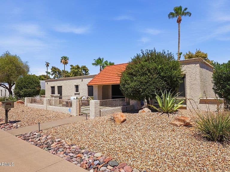 11041 N 44TH Street photo 4