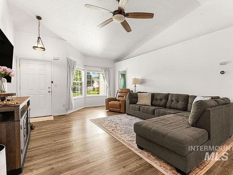 9598 W Wichita St photo 4