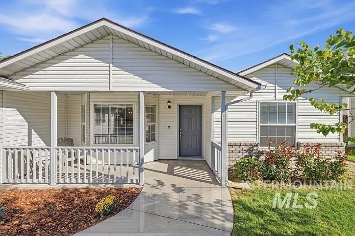 10112 W Jewell St photo 5