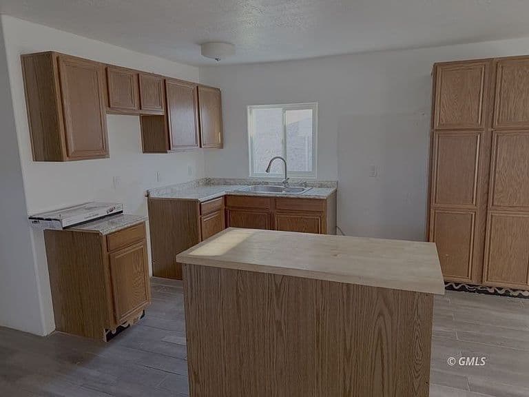 5754 E Globe Cyn photo 4