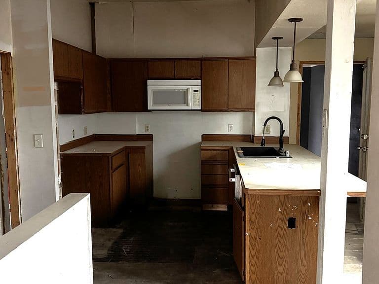 803 N Kendrick Ave photo 2