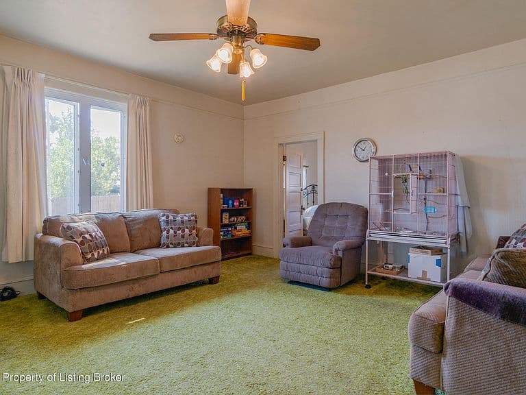 23 Ertel Ave photo 5