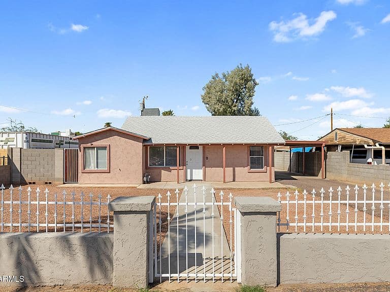 2920 W HOLLY Street photo 1