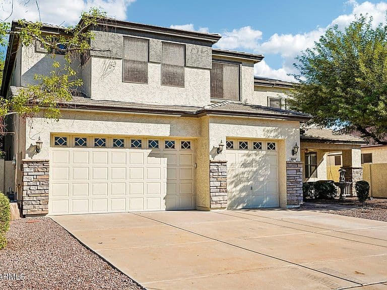 8248 W CHARTER OAK Road photo 4