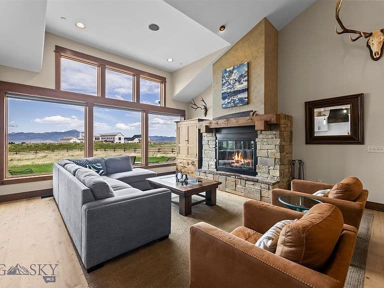 51 Paddock Ct photo 4