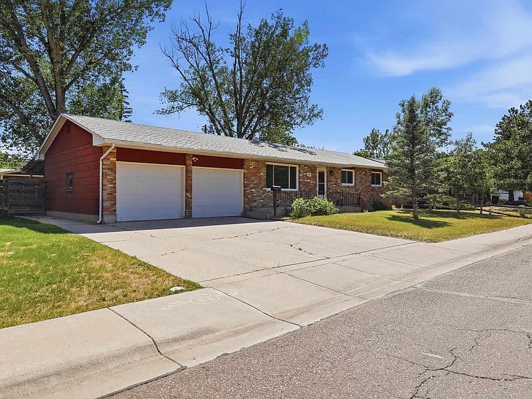 16 Valley Dr photo 1