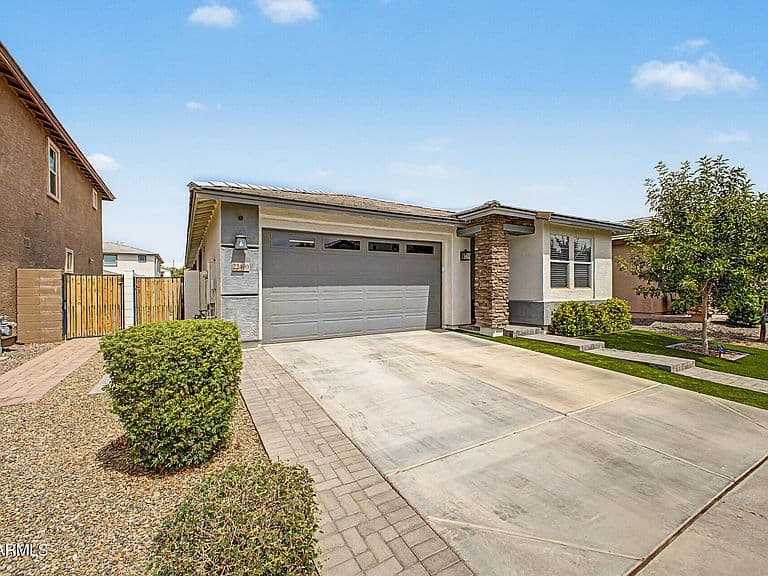 22490 E INDIANA Avenue photo 4