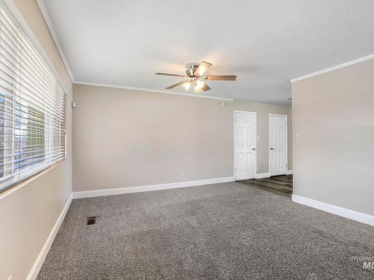 104 Birchwood Cir N photo 5