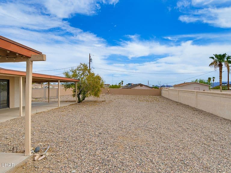 3860 Sweetgrass Dr photo 4