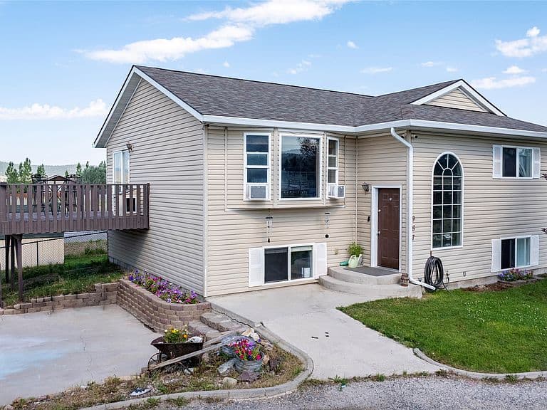 967 Mallard Ct photo 2
