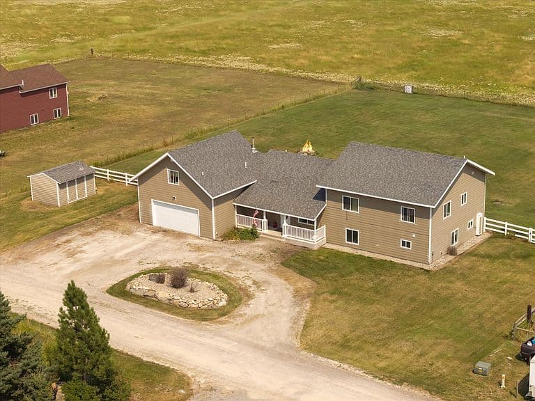 1089 Stonefield Ln photo 2