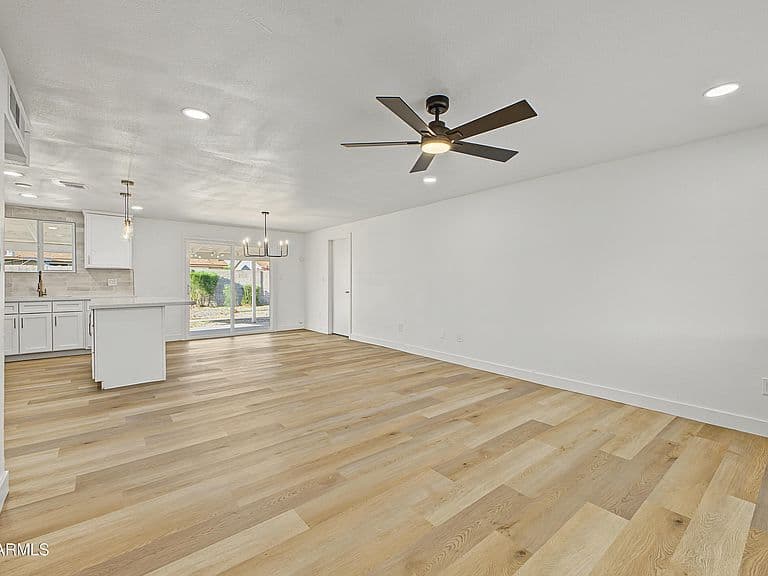 7142 W Westview Drive photo 3