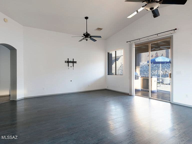 268 W Azmataz Rd photo 4