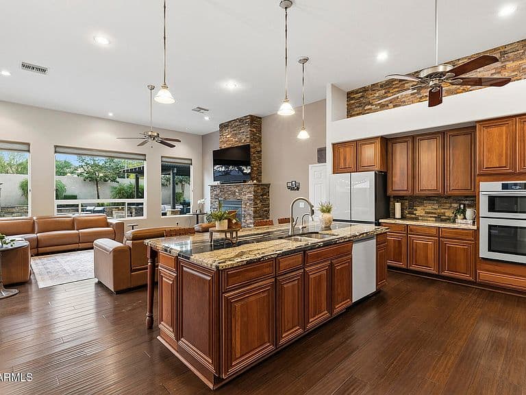 4744 W VILLA LINDA Drive photo 4