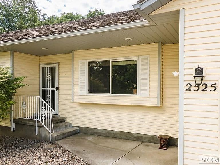 2525 Granite Way photo 4