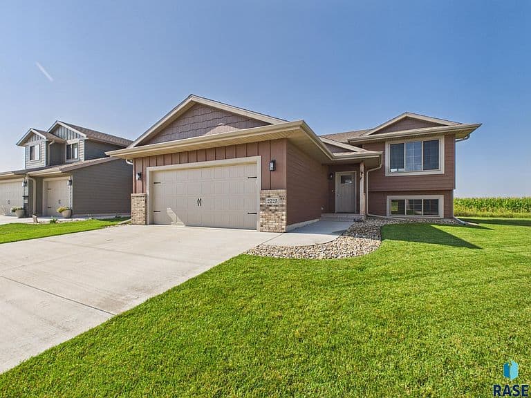 2725 S Lana Dr photo 1