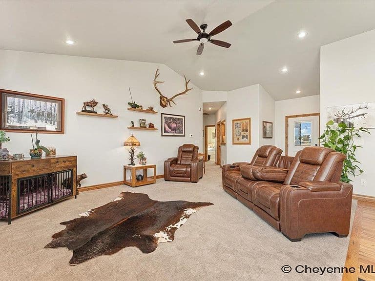 1082 Blue Mountain Rd photo 4