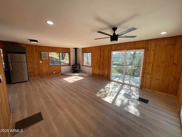 234 W KINGS Drive photo 4