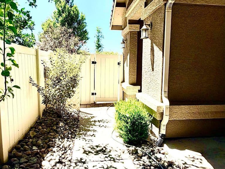 11015 Lamour Ln photo 2
