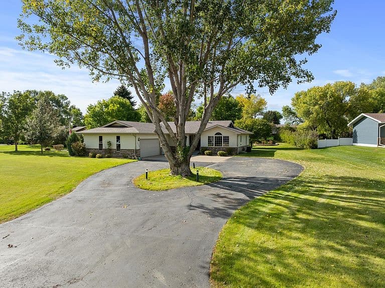 2600 Brookside Dr photo 1