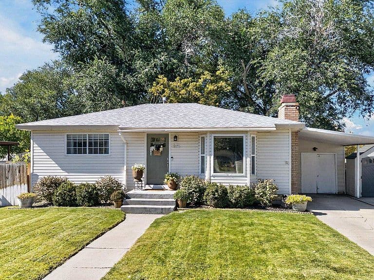 857 Linda Ave photo 1