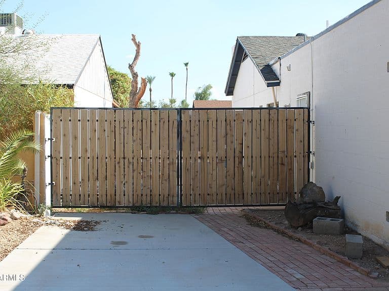 5233 W MOUNTAIN VIEW Road photo 4