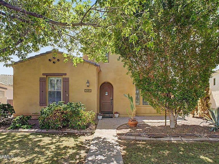 3965 N Park Street photo 1