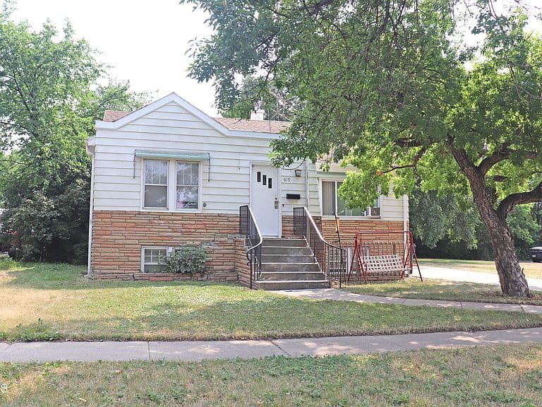 619 N 9th St photo 1