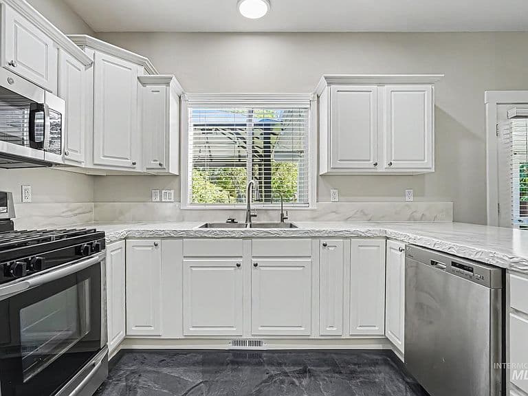 14421 W Stockwell St photo 2