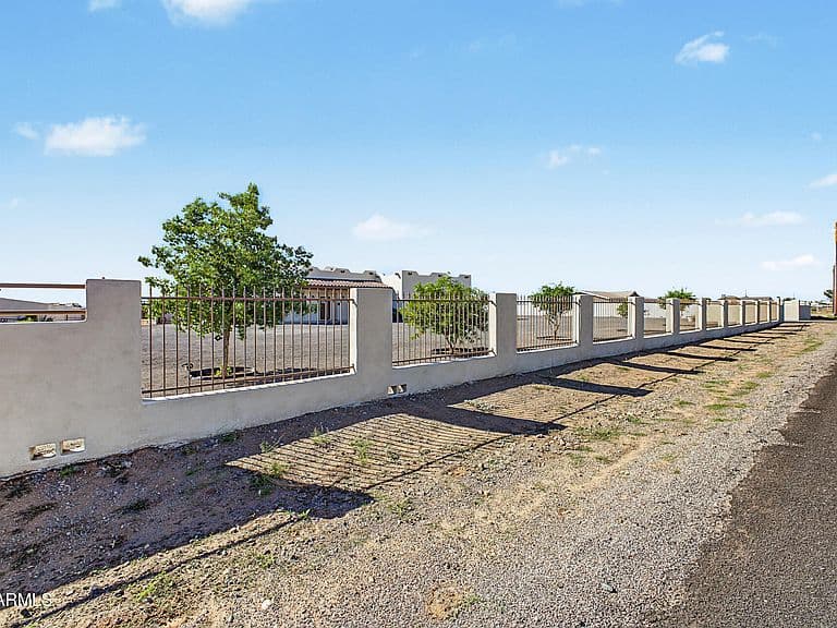 31742 N FELIX Road photo 3