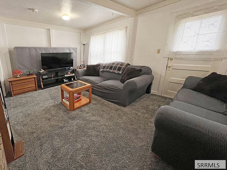 590 Wilson Ave photo 5