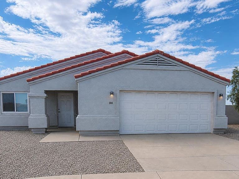 144 S ASH Lane photo 1
