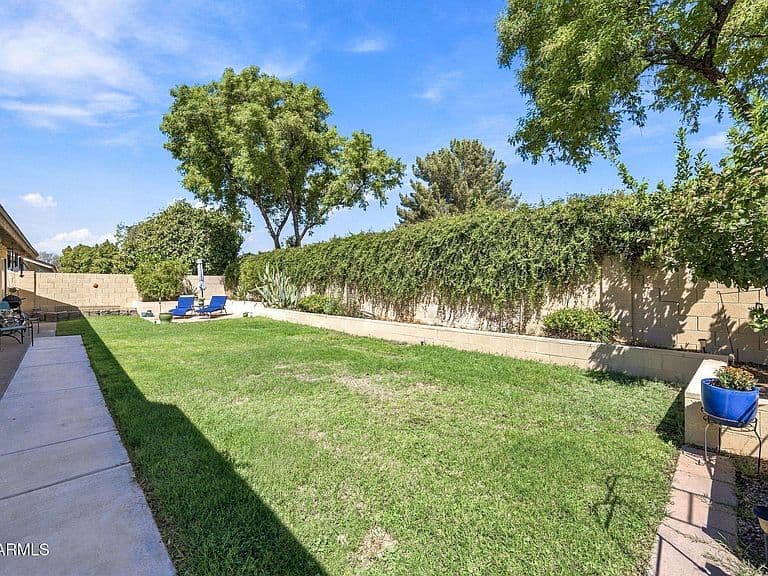5728 E ENROSE Street photo 2