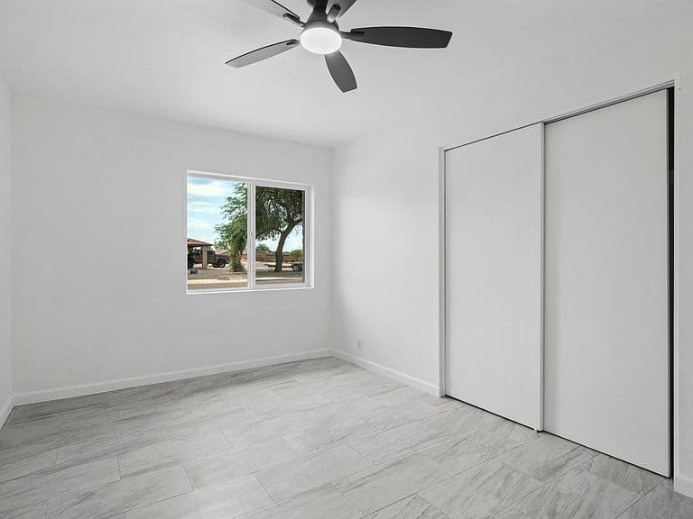 702 E SAGUARO Street photo 4