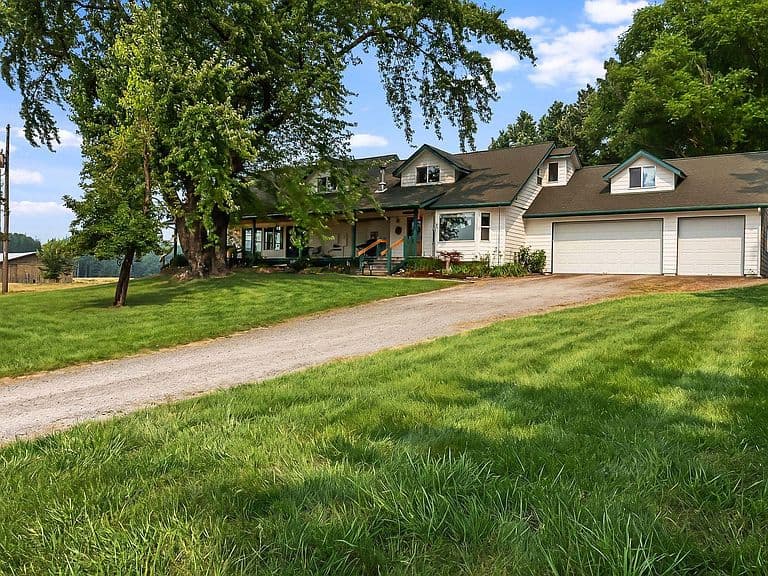 101 Farmer Dr photo 1